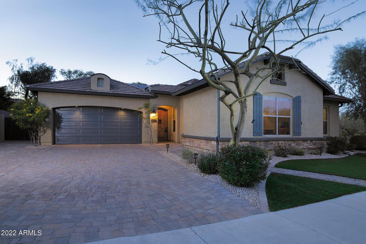 8434 W Paso Tr., Peoria, AZ 85383