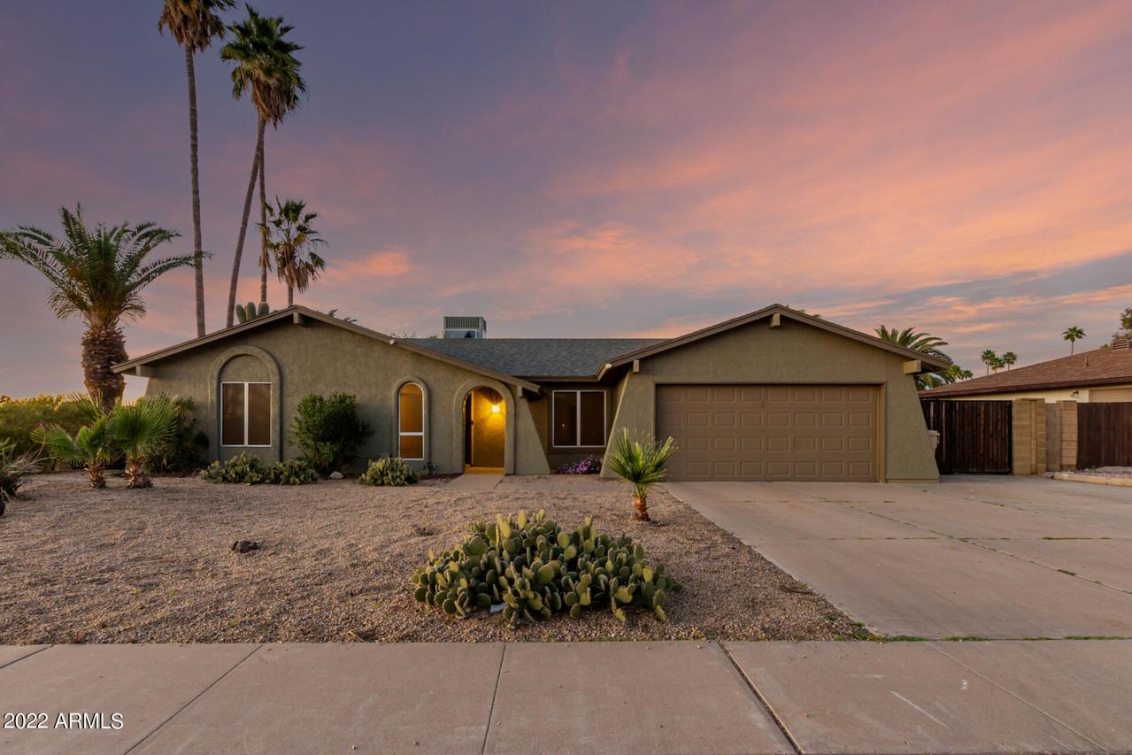 5250 W Royal Palm Rd., Glendale, AZ 85302