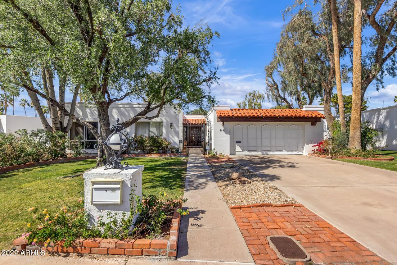 114 E Calavar Rd., Phoenix, AZ 85022