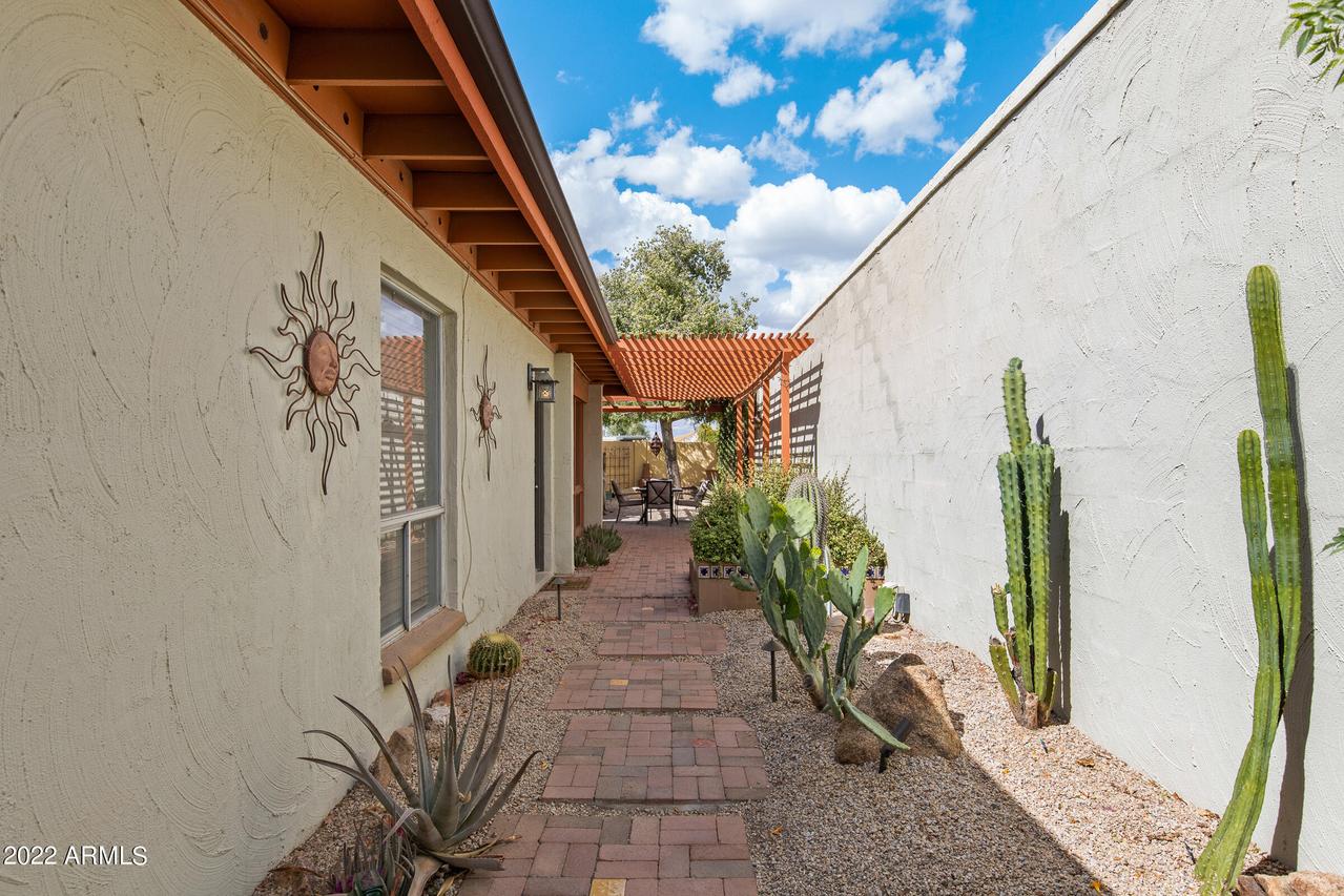 334 W La Jolla Dr., Tempe, AZ 85282