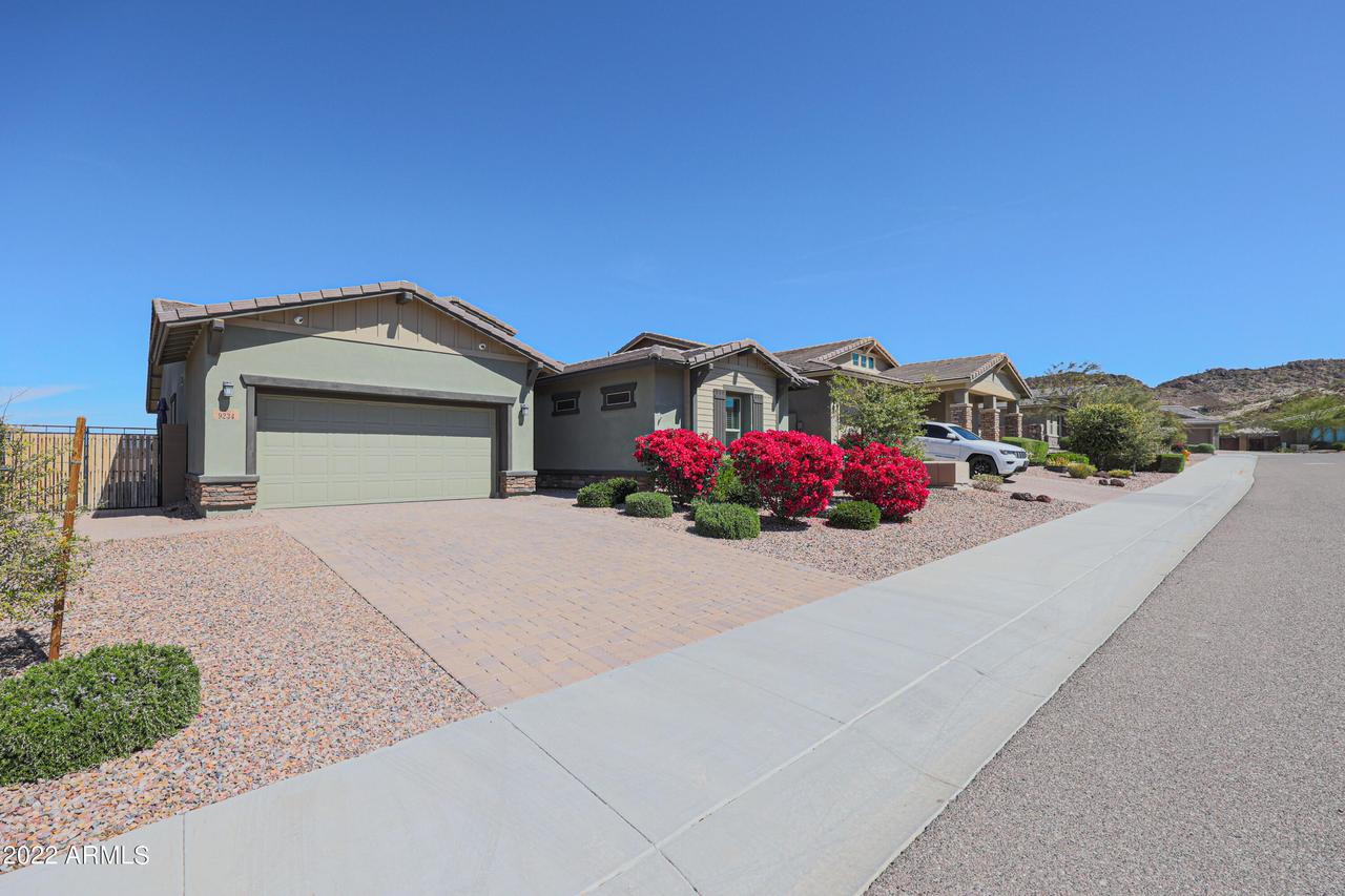9234 W White Feather Ln., Peoria, AZ 85383