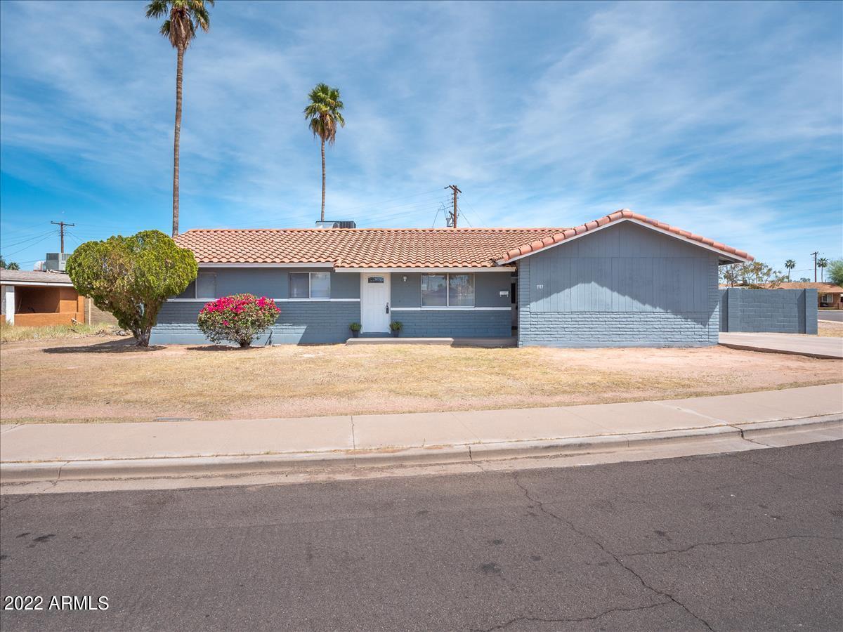 1913 N Lebaron, Mesa, AZ 85201