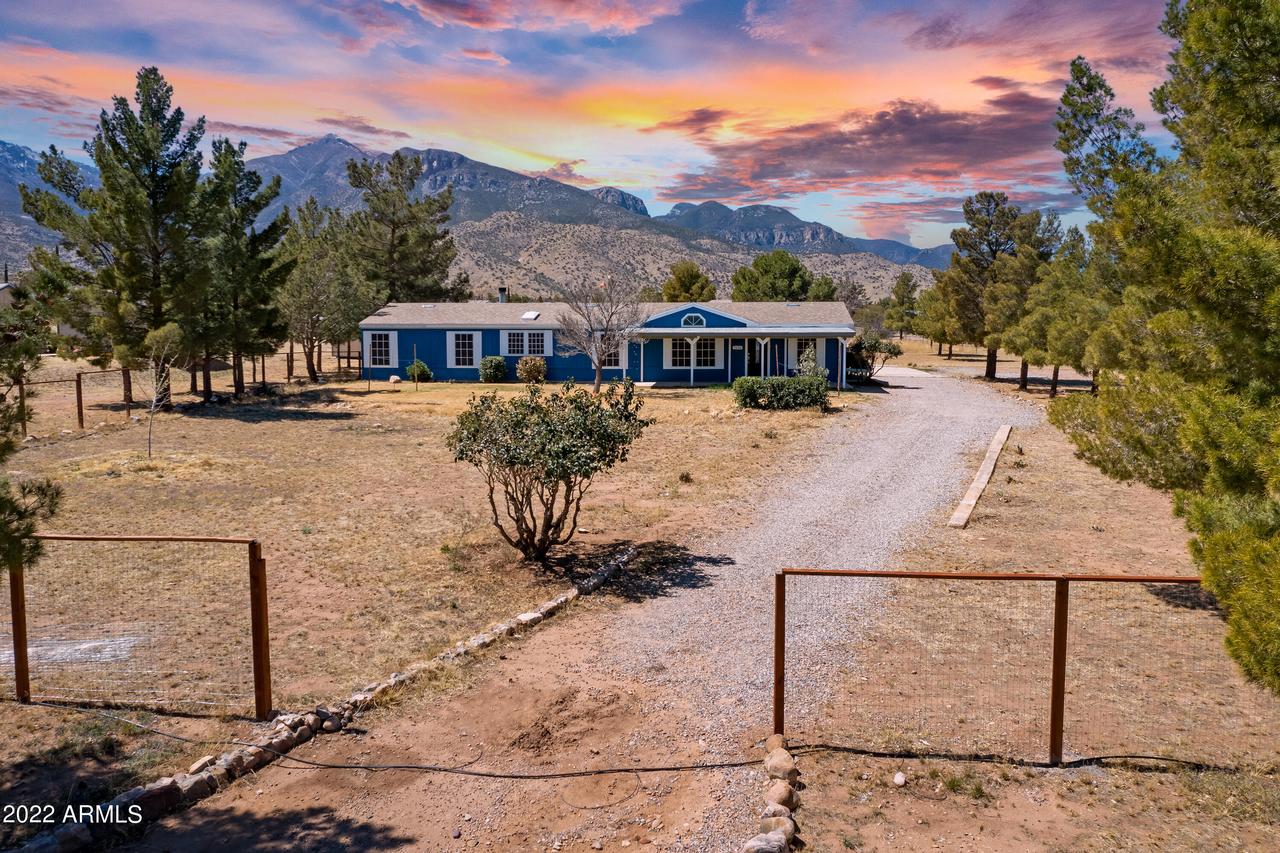 7126 S Garden Valley Dr., Hereford, AZ 85615