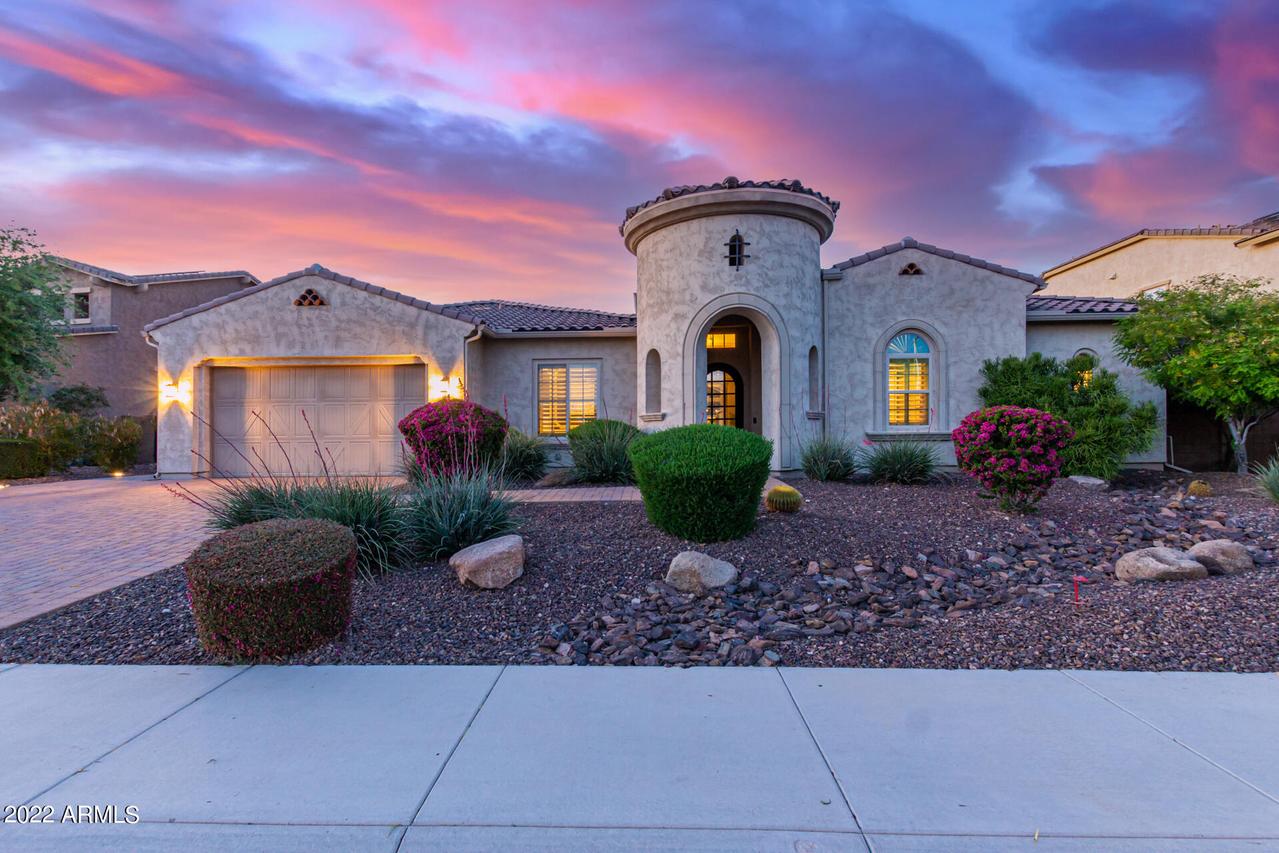 9332 W Via Del Sol Dr., Peoria, AZ 85383