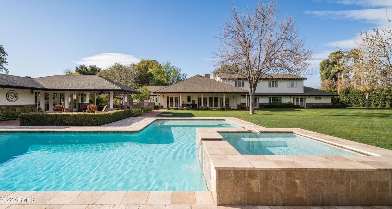 915 W Why Worry Ln., Phoenix, AZ 85021