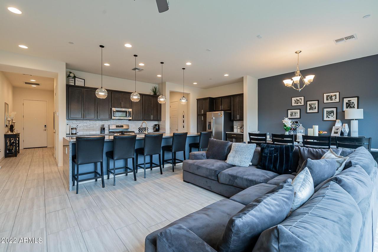 1909 W Trotter Tr., Phoenix, AZ 85085