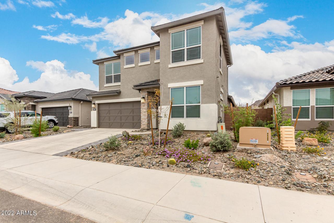 8839 S 165th Ave., Goodyear, AZ 85338