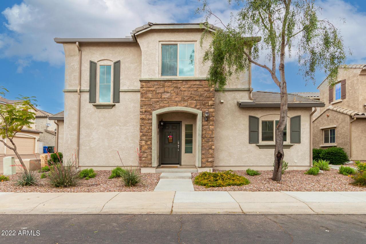 1956 W Busoni Pl., Phoenix, AZ 85023