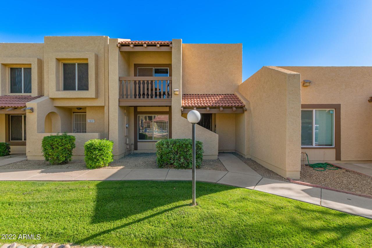 5834 W Winchcomb Dr., Glendale, AZ 85306