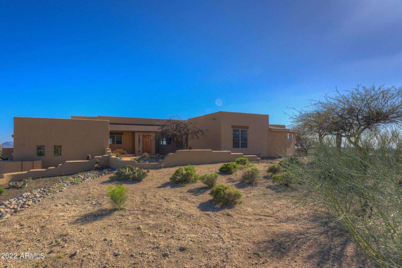 10975 E Santa Fe Tr., Scottsdale, AZ 85262