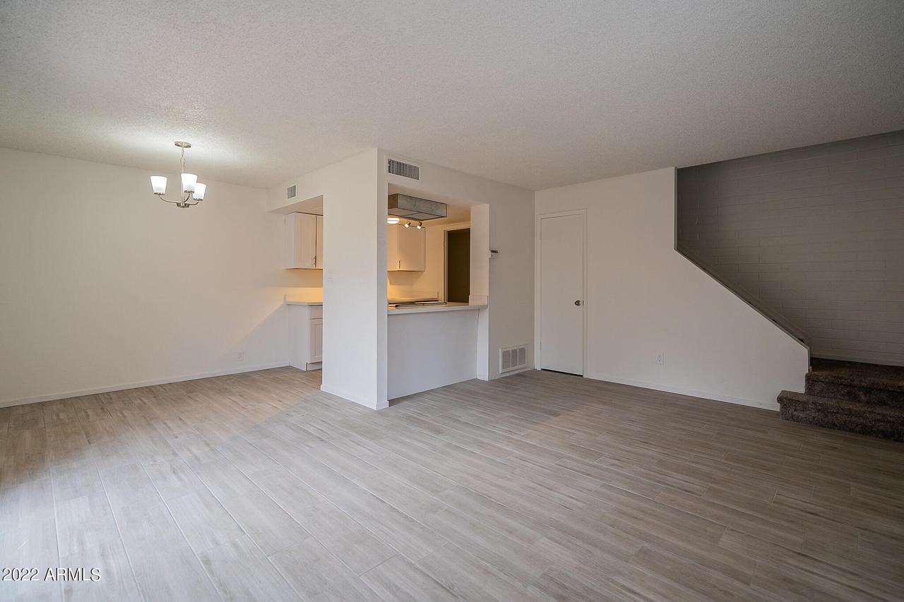 4615 E South Gate Ave., Phoenix, AZ 85040