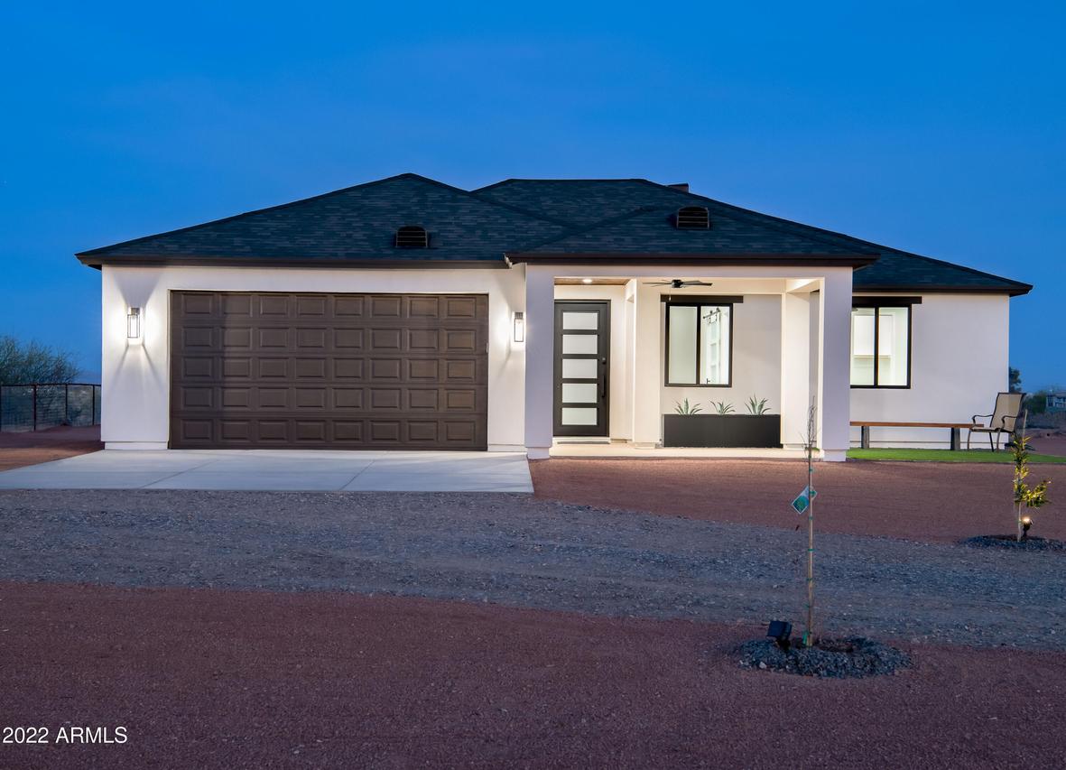 1015 S 395th Ave., Tonopah, AZ 85354