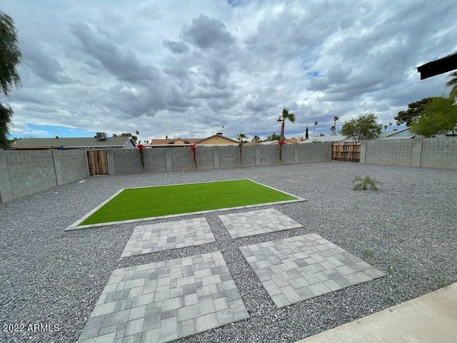 630 E Julie Dr., Tempe, AZ 85283