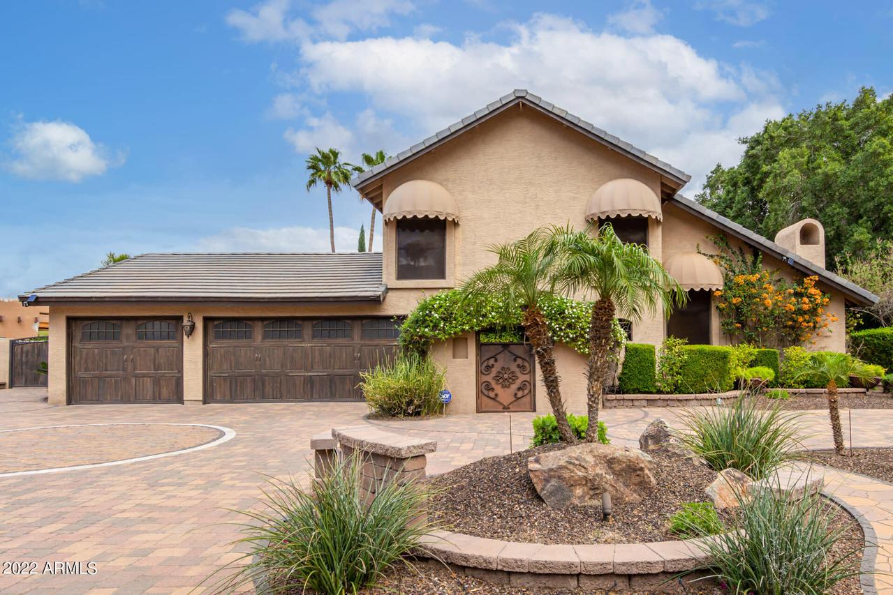 12221 S 35th St., Phoenix, AZ 85044