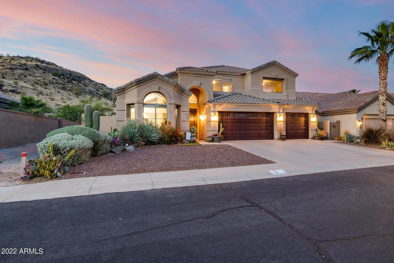 512 E Silverwood Dr., Phoenix, AZ 85048