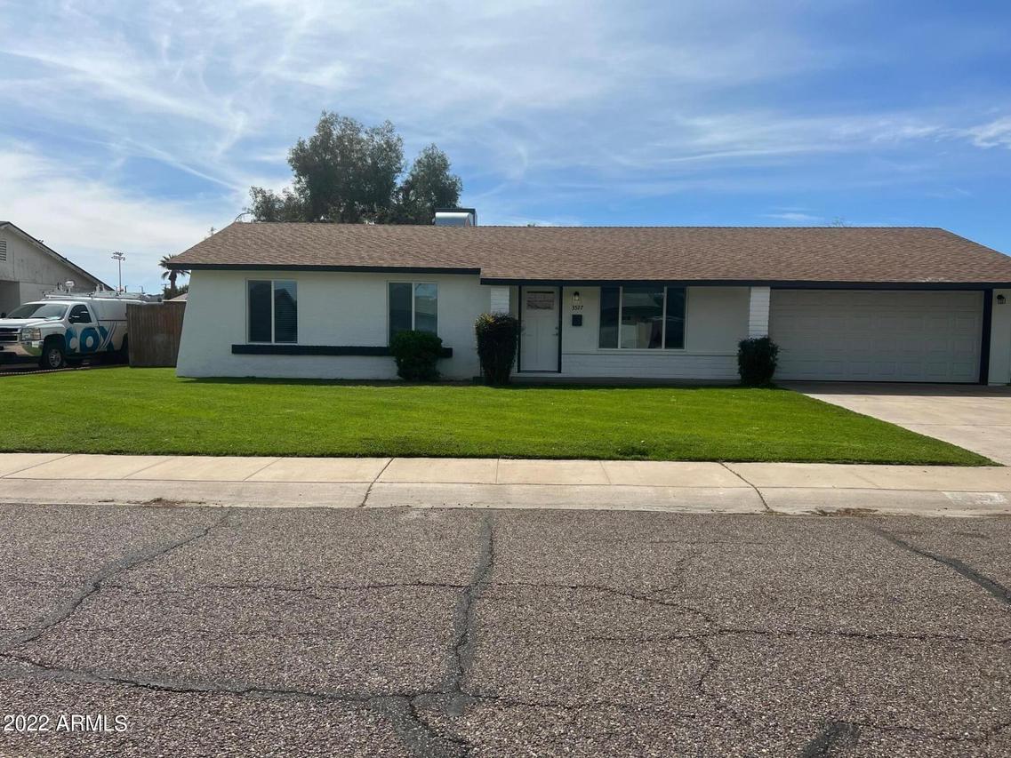 3527 E Sunnyside Dr., Phoenix, AZ 85028