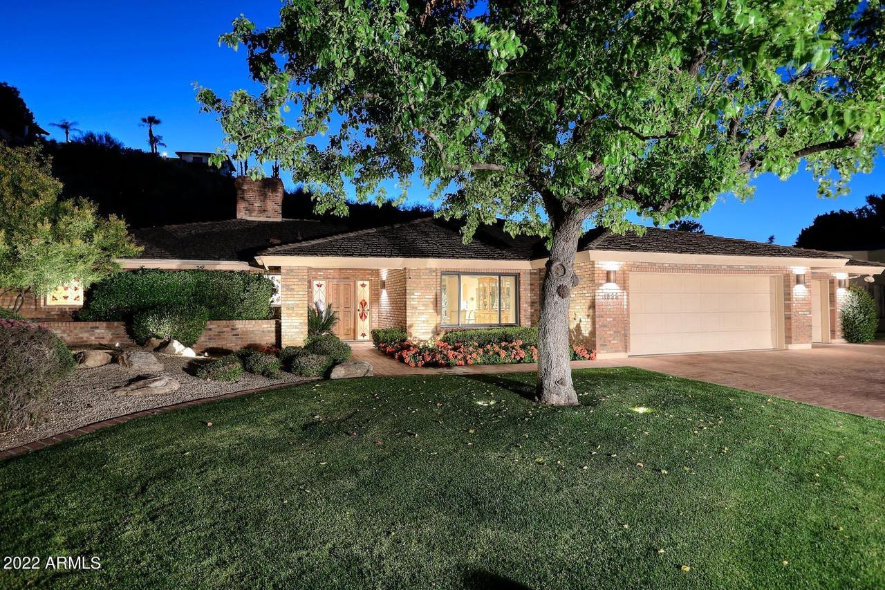 1529 W Port Au Prince Ln., Phoenix, AZ 85023