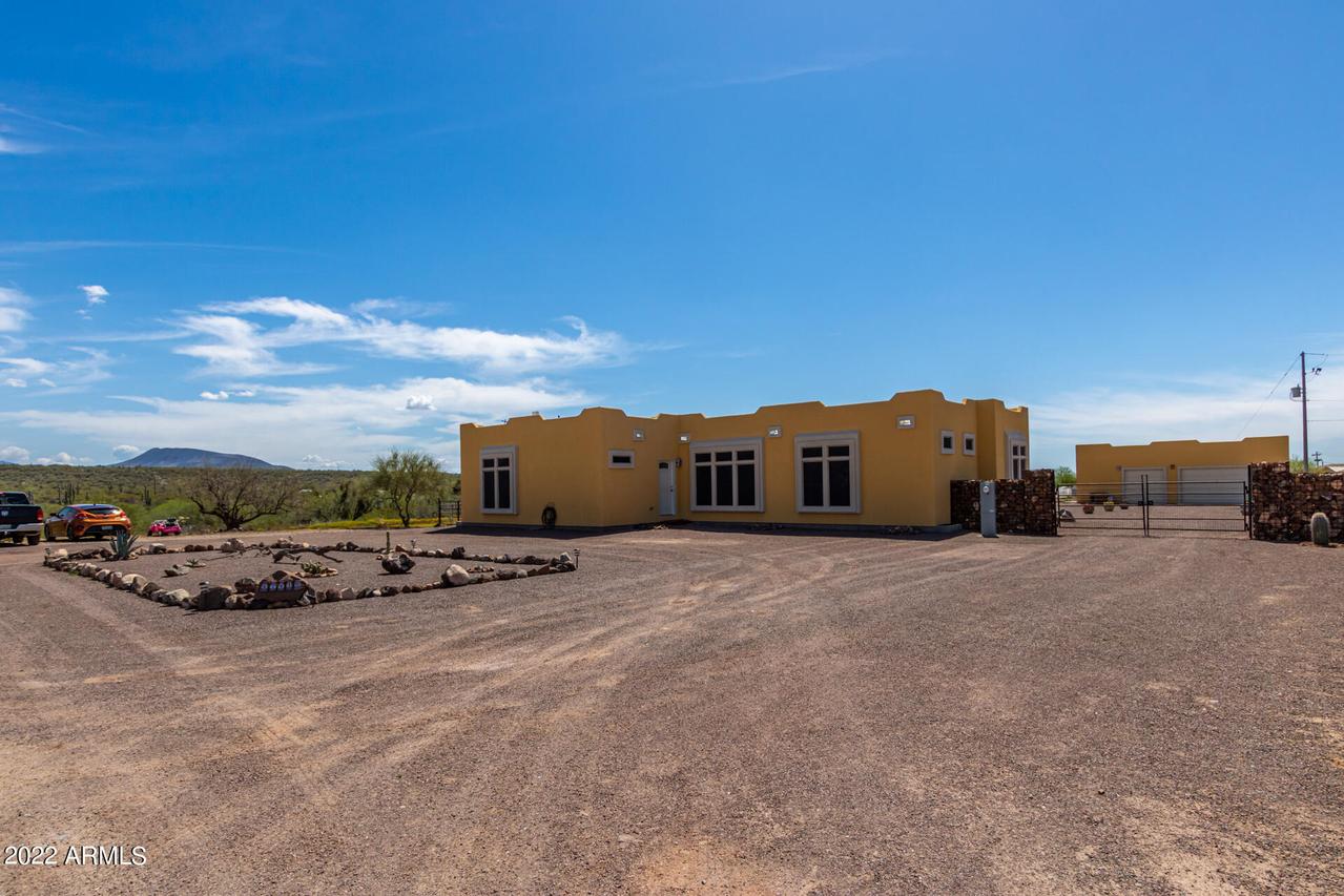 47415 N New River Rd., New River, AZ 85087
