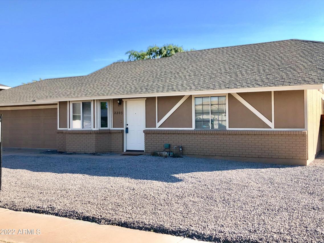2203 E Dragoon Ave., Mesa, AZ 85204
