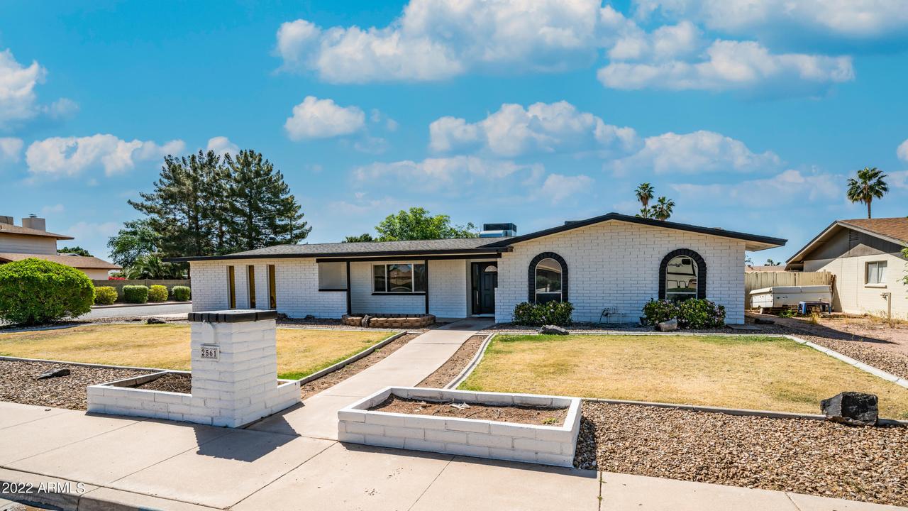 2561 E Fairfield St., Mesa, AZ 85213