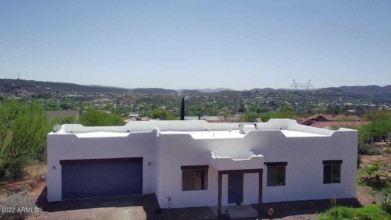 19375 E Wyatt Way, Black Canyon City, AZ 85324