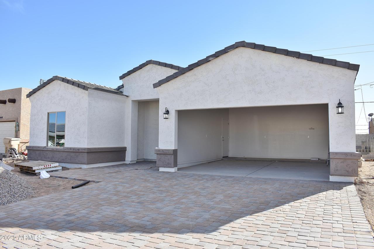 8682 W Concordia Dr., Arizona City, AZ 85123