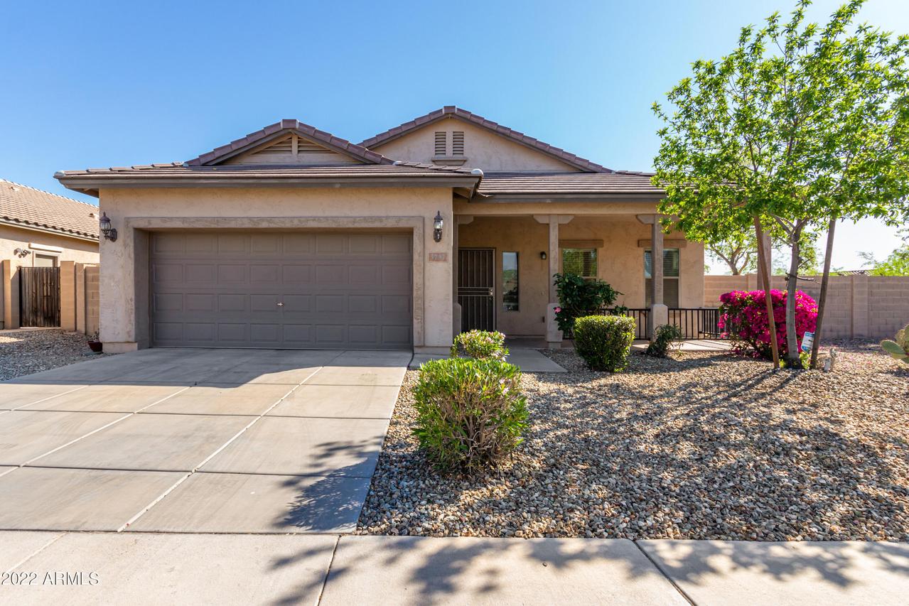 5737 W Desert Dr., Laveen, AZ 85339