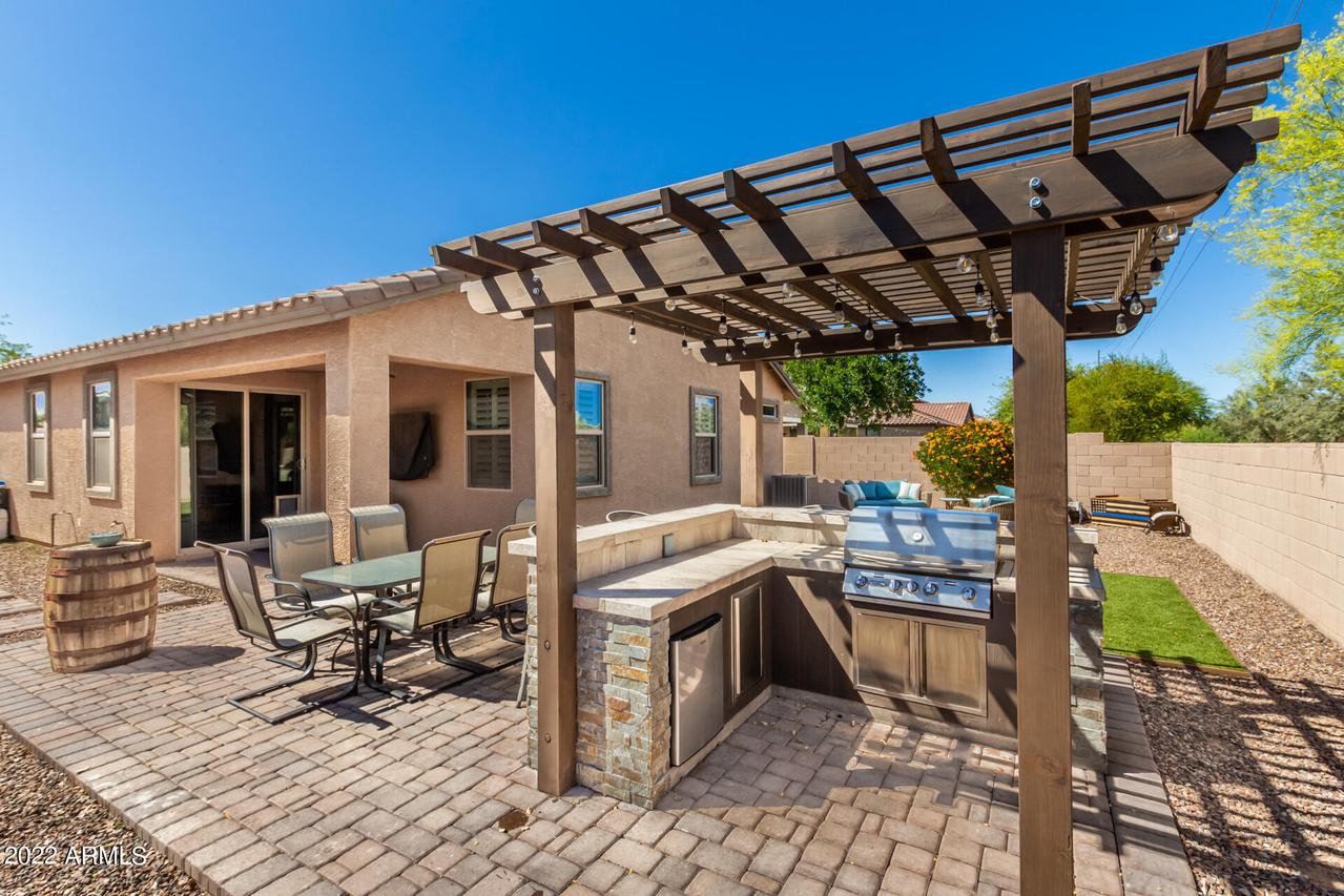 5547 S Joshua Tree Ln., Gilbert, AZ 85298