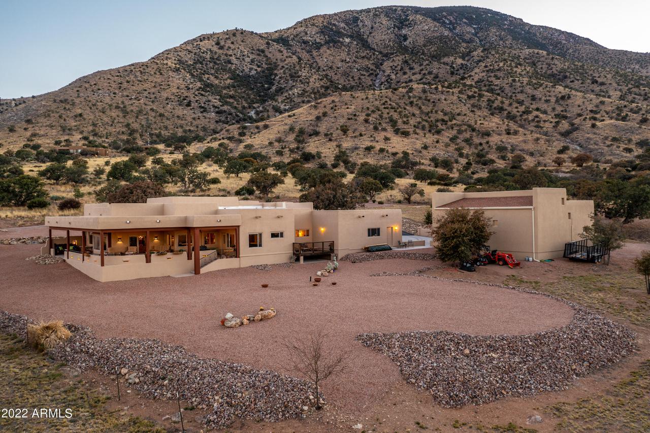 6055 E Indigo Sky Rd., Hereford, AZ 85615