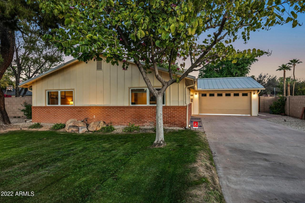 3215 E Orange Dr., Phoenix, AZ 85018