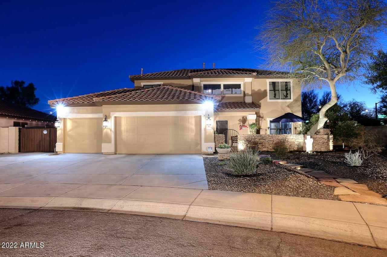 10633 W Country Club Tr., Peoria, AZ 85383