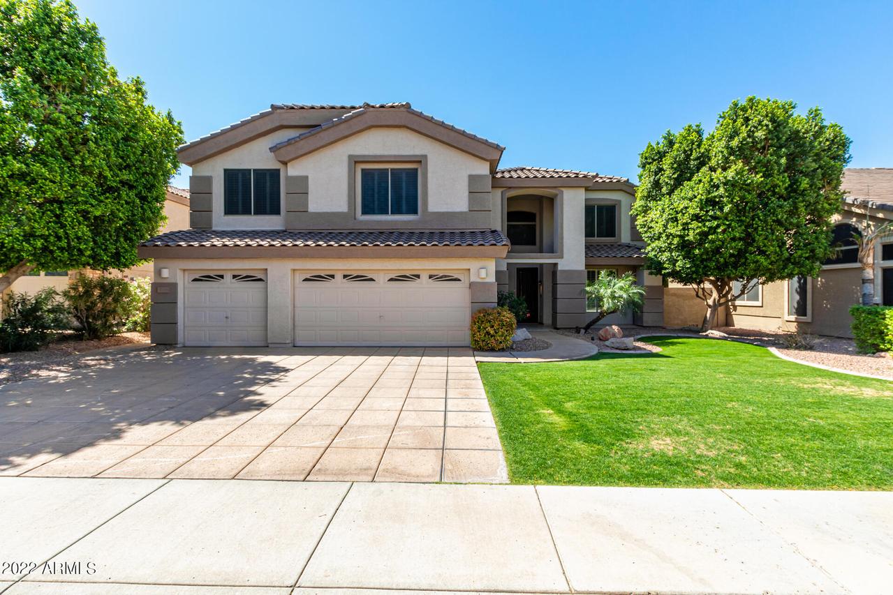 7069 W Cottontail Ln., Peoria, AZ 85383
