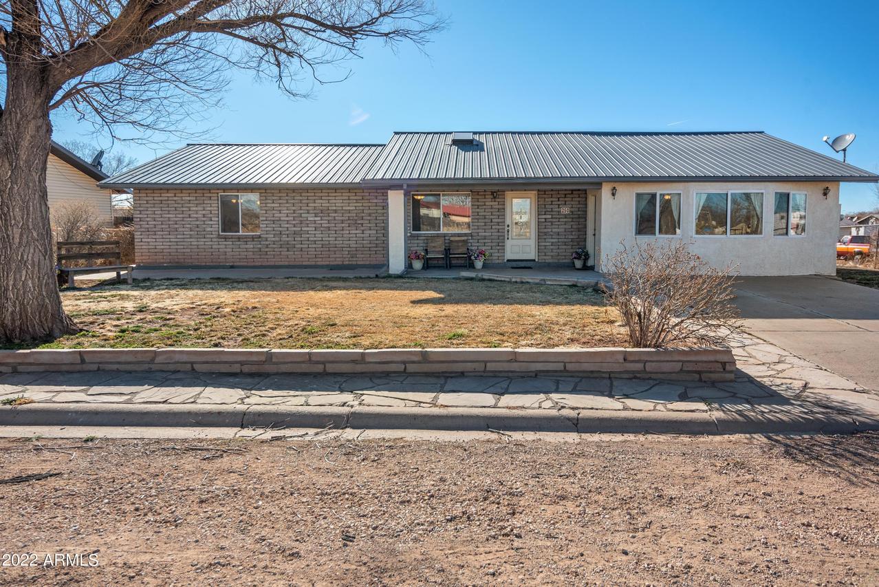 250 S 9th West, St Johns, AZ 85936