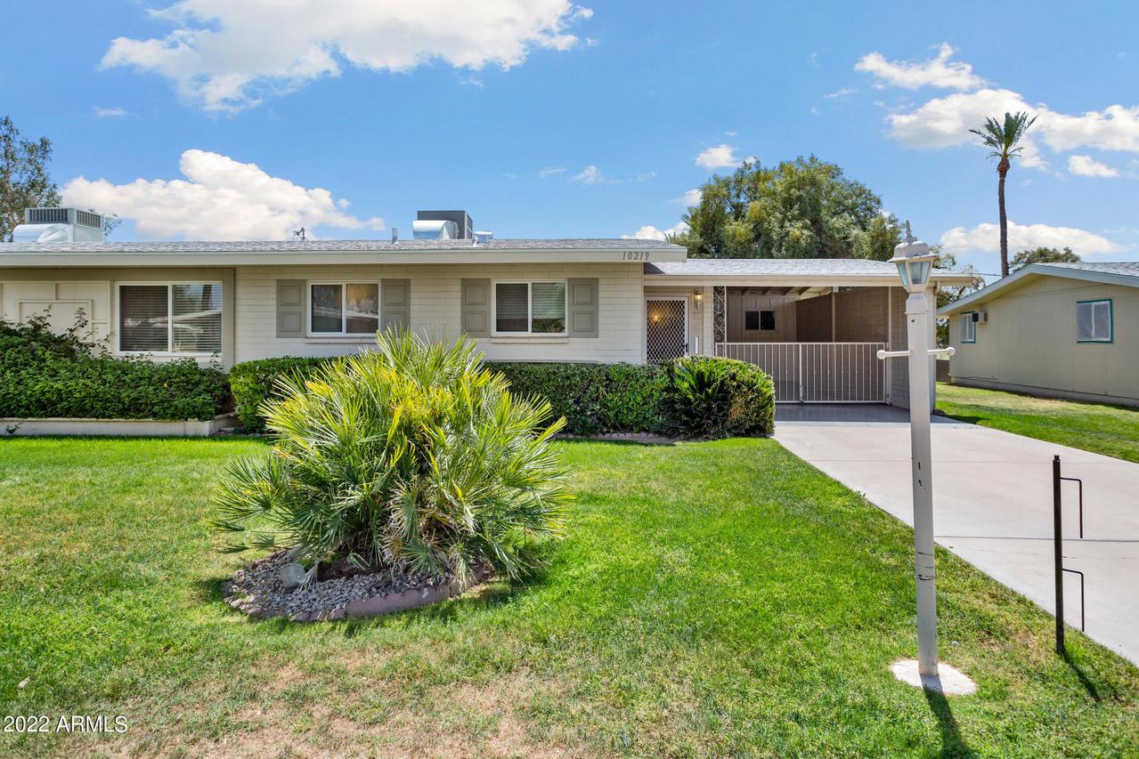 10219 W Snead Cir., Sun City, AZ 85351