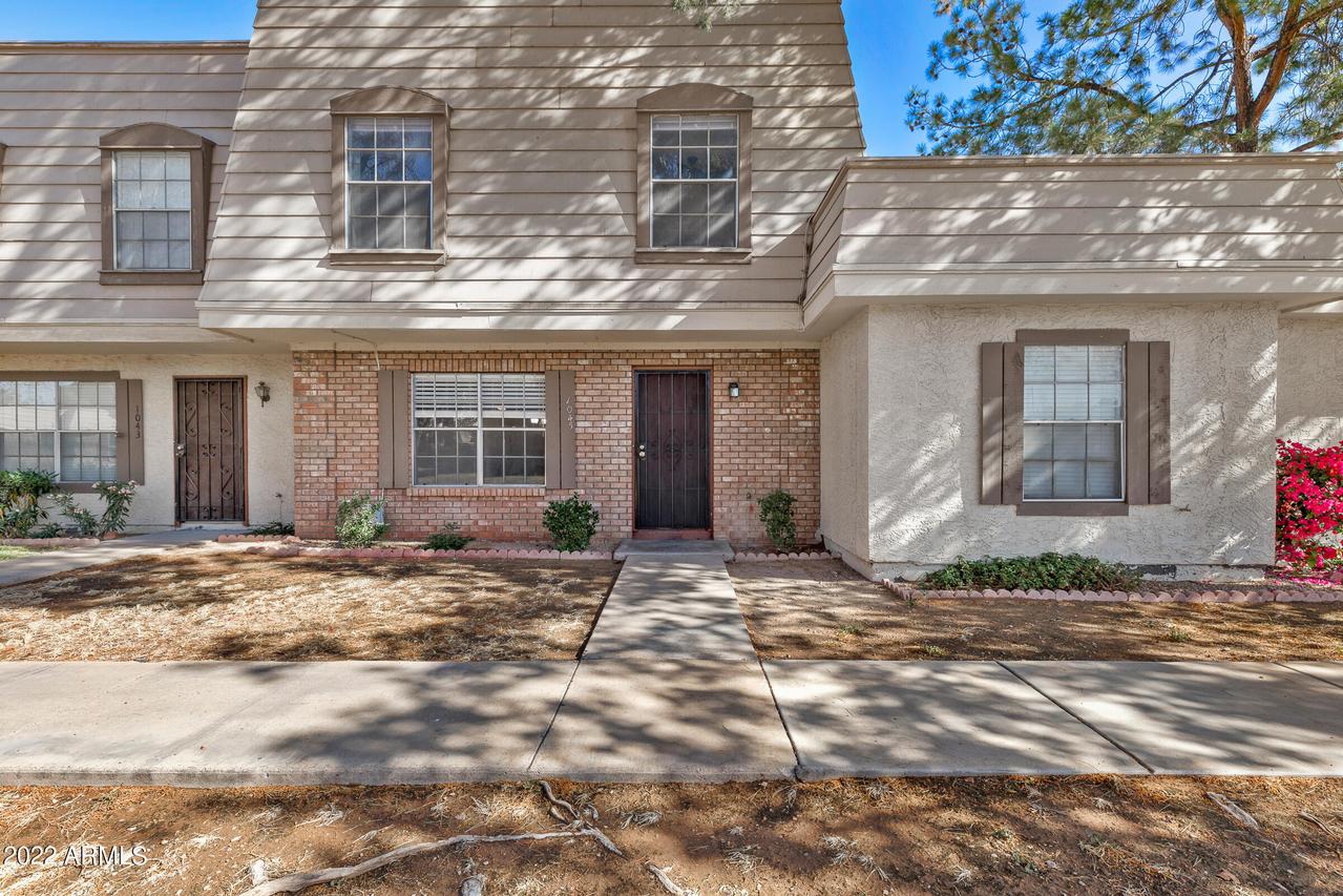 1045 E Lodge Dr., Tempe, AZ 85283