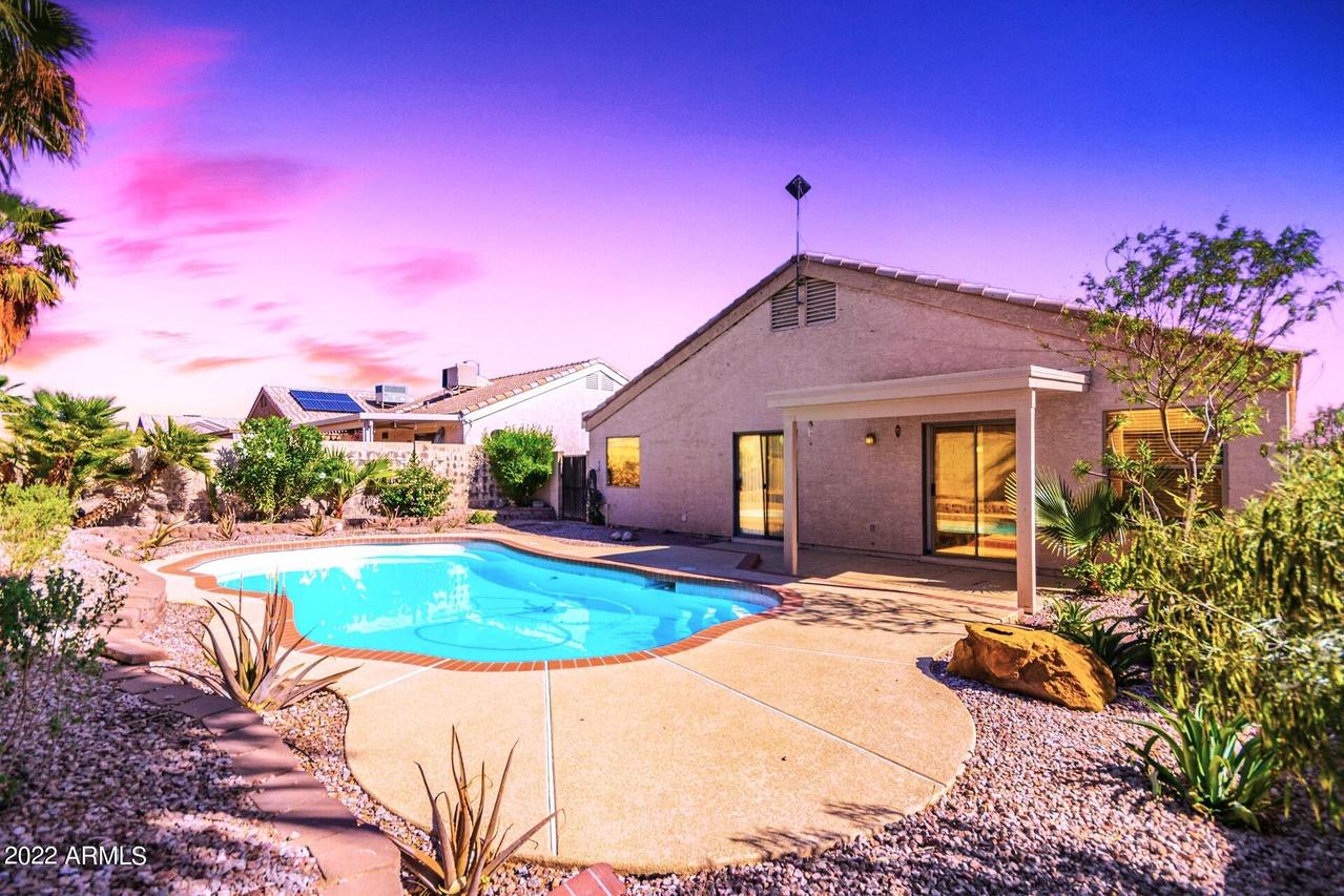 11184 W Griswold Rd., Peoria, AZ 85345