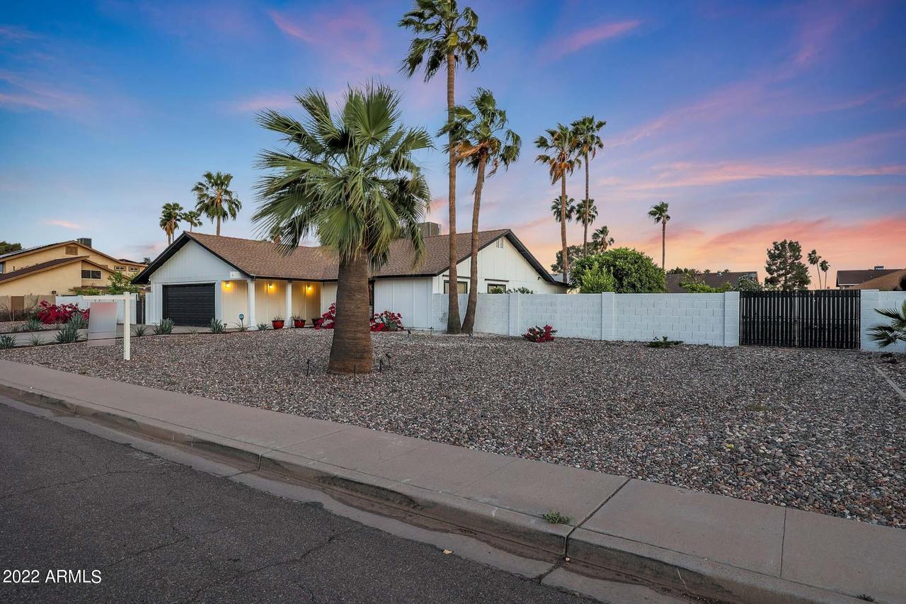 4201 W Acoma Dr., Phoenix, AZ 85053