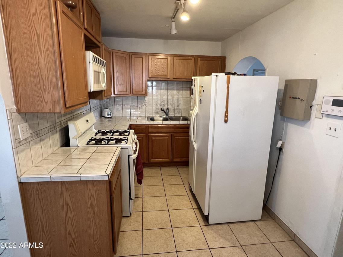 3534 W Roosevelt St., Phoenix, AZ 85009