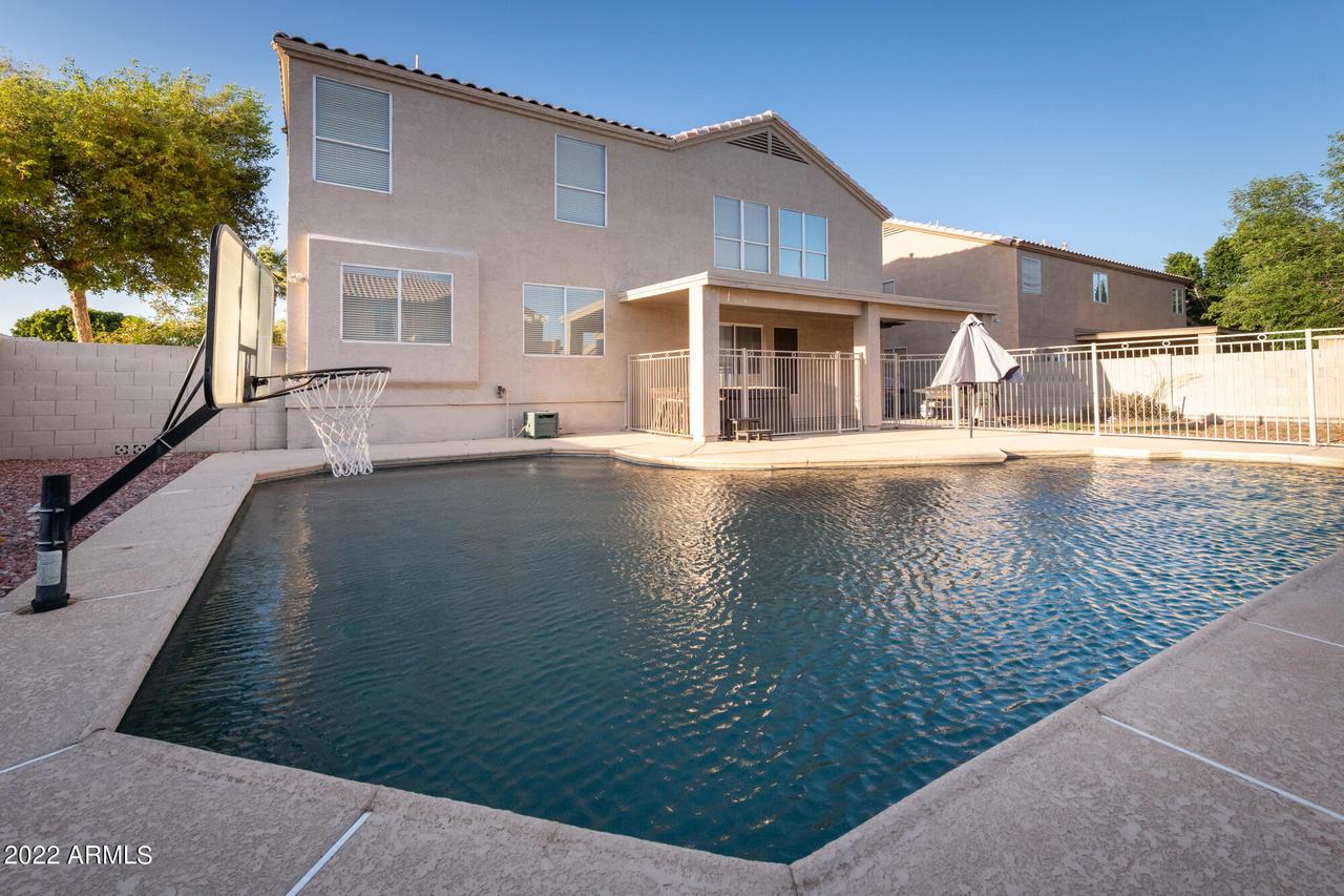 7425 W Willow Ave., Peoria, AZ 85381