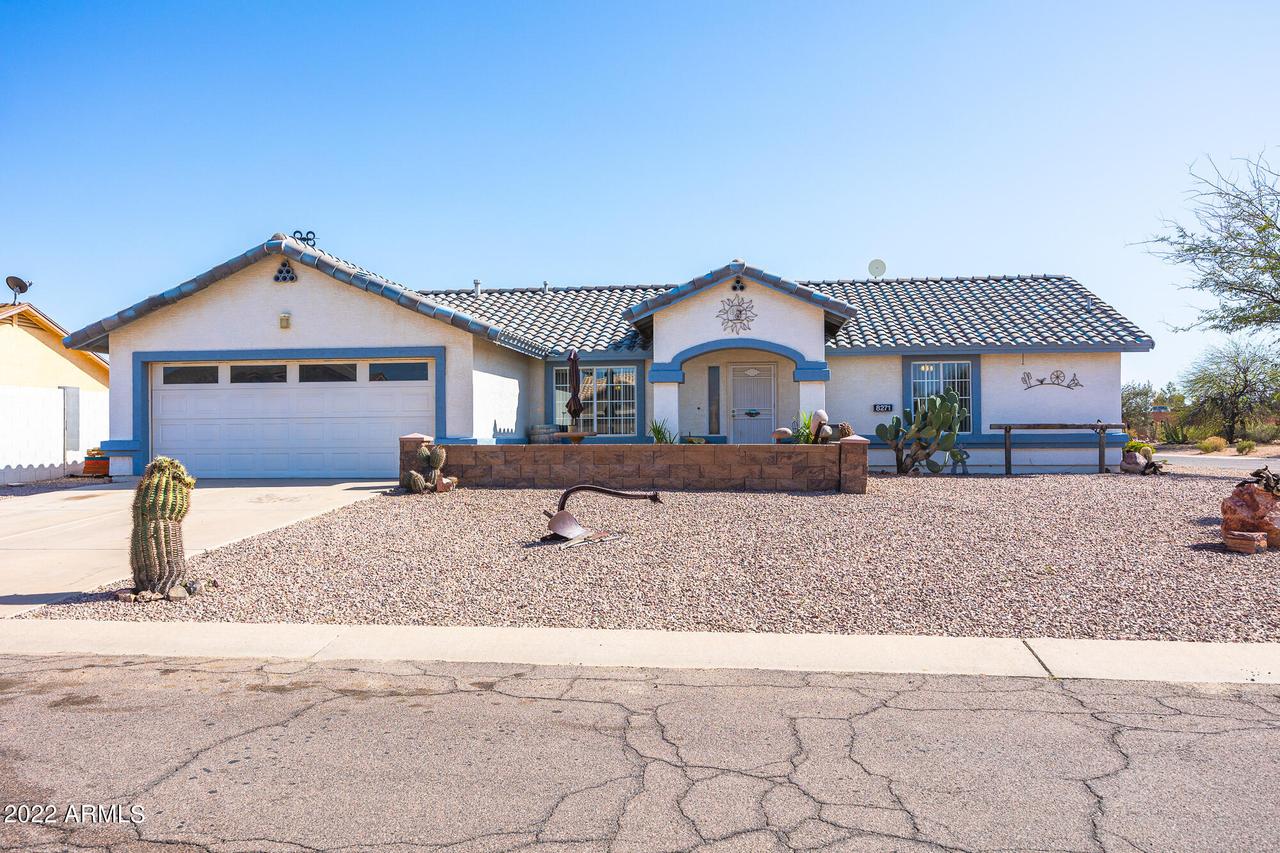 8271 W Pine Valley Cir., Arizona City, AZ 85223
