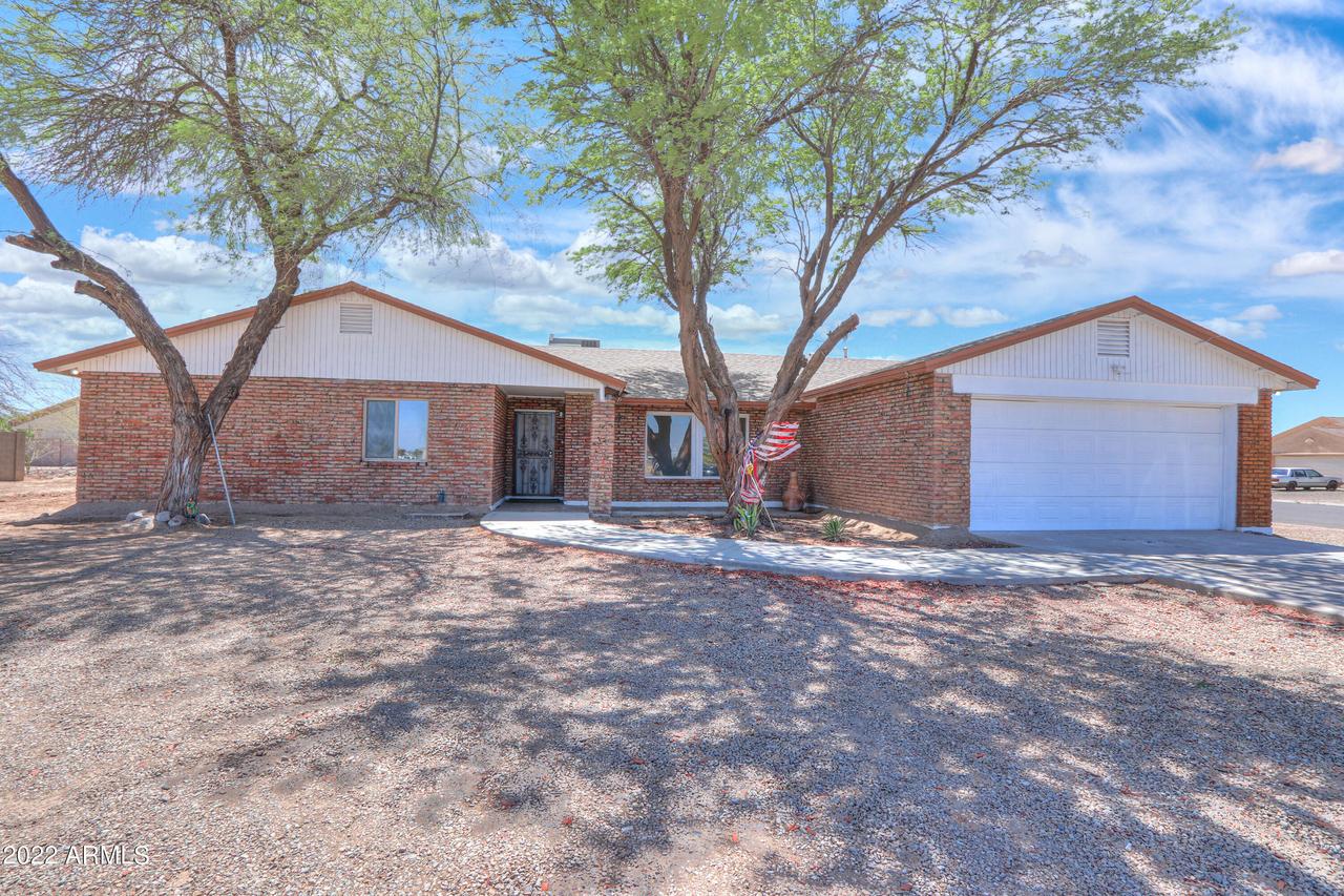 10591 W Alsdorf Rd., Arizona City, AZ 85123