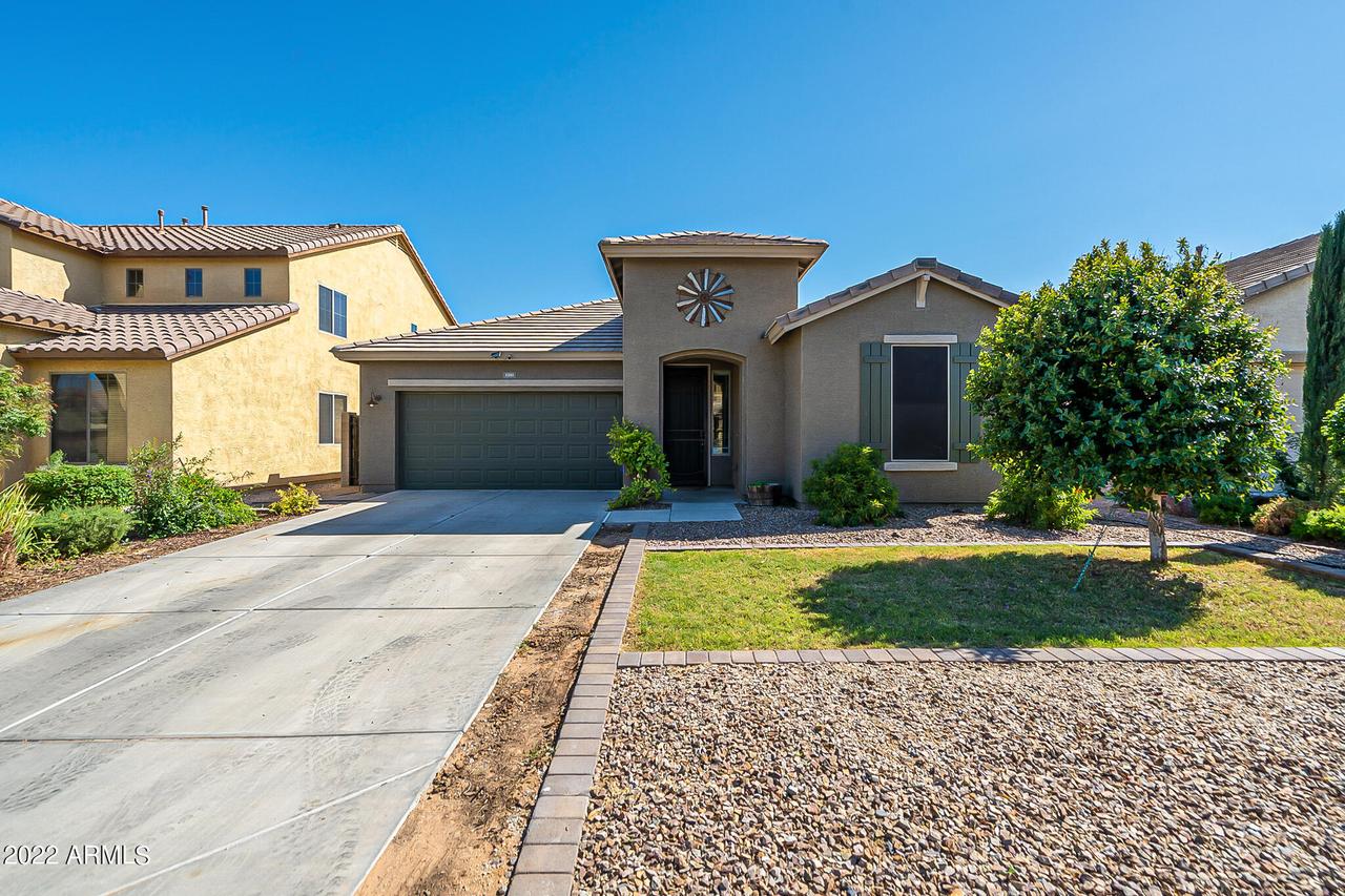 1241 W Desert Glen Dr., San Tan Valley, AZ 85143