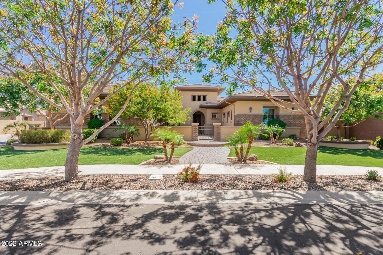 2031 E Crescent Way, Gilbert, AZ 85298