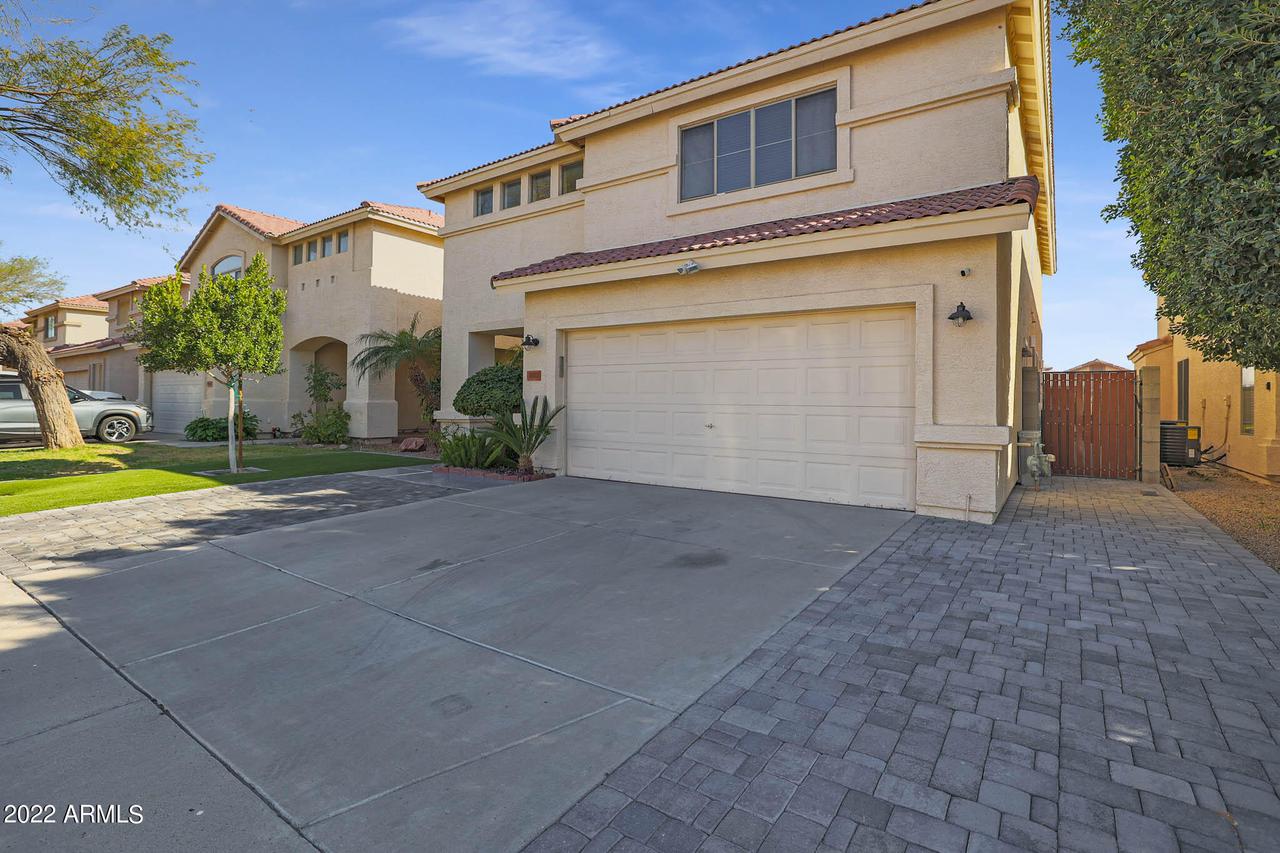 3807 W Fallen Leaf Ln., Glendale, AZ 85310