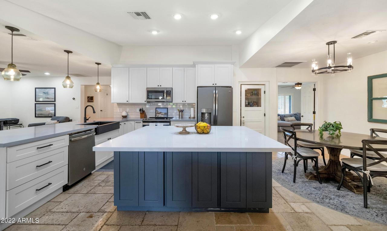 5202 W Saguaro Park Ln., Glendale, AZ 85310