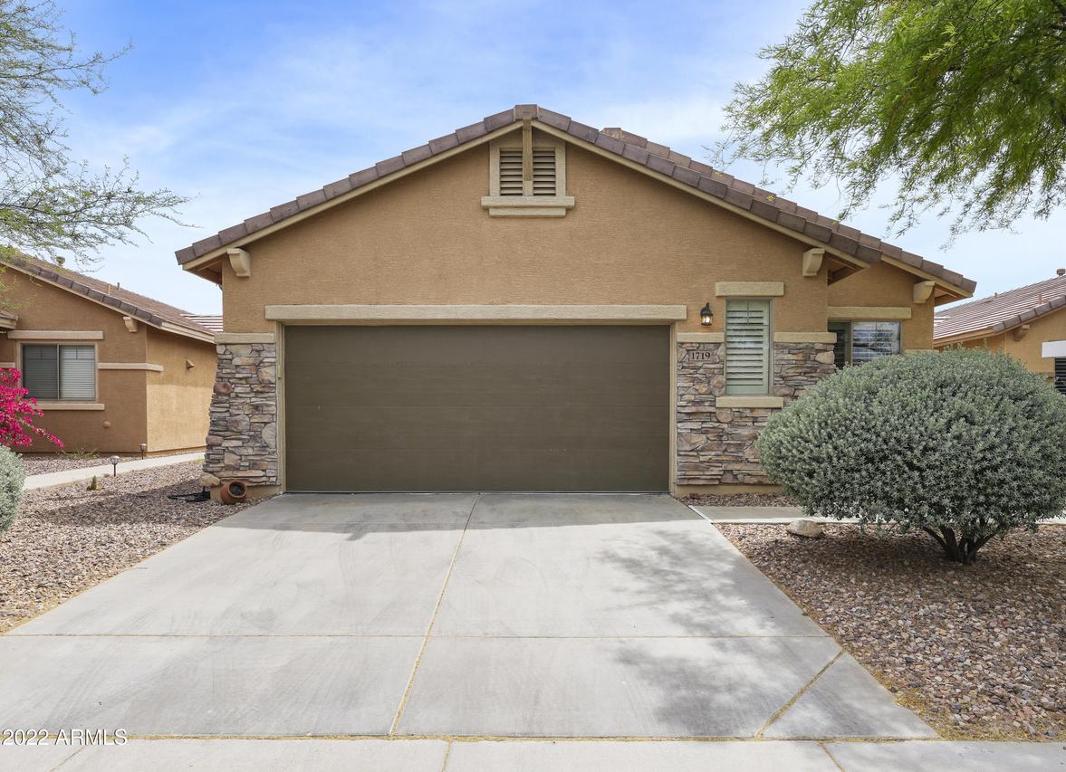 1719 W Owens Way, Anthem, AZ 85086