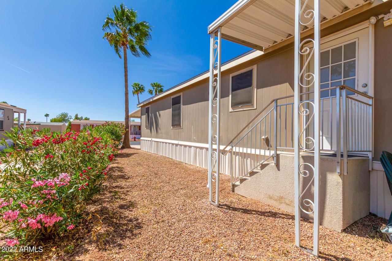 12721 W Greenway Rd. #67, El Mirage, AZ 85335