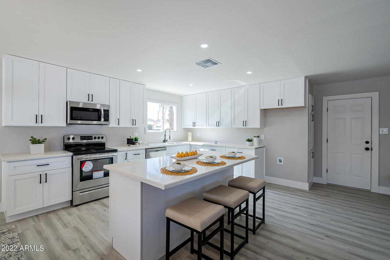 3227 E Presidio Rd., Phoenix, AZ 85032