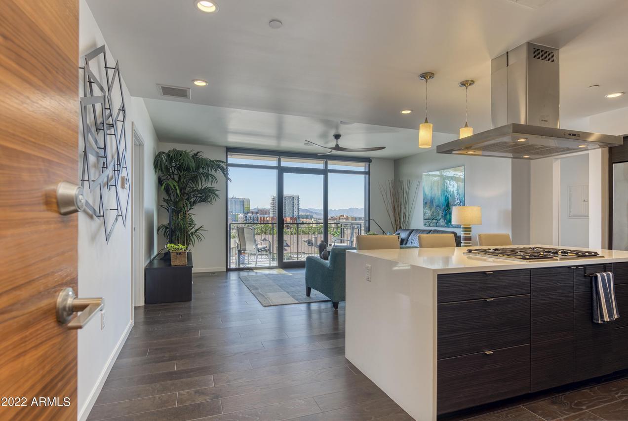 200 W Portland St. #817, Phoenix, AZ 85003