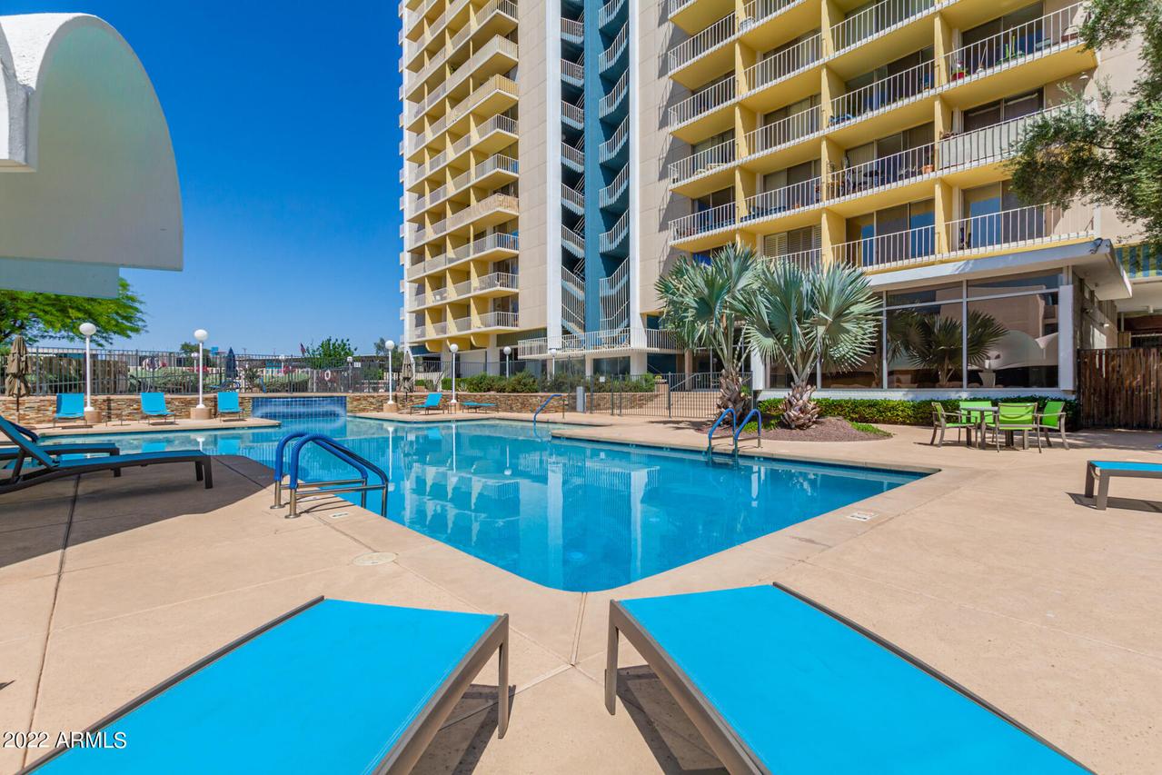 207 W Clarendon Ave. #H18, Phoenix, AZ 85013